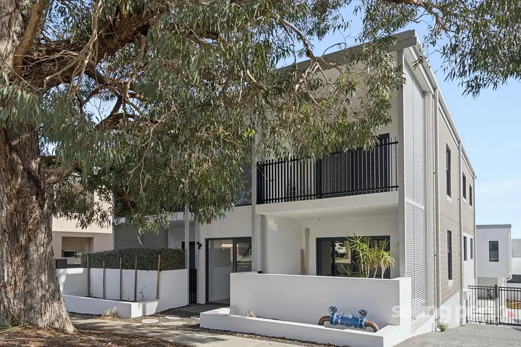 MODERN LIVING IN THE HEART OF MAYLANDS | 2 BEDROOM | 2 CAR BAYS