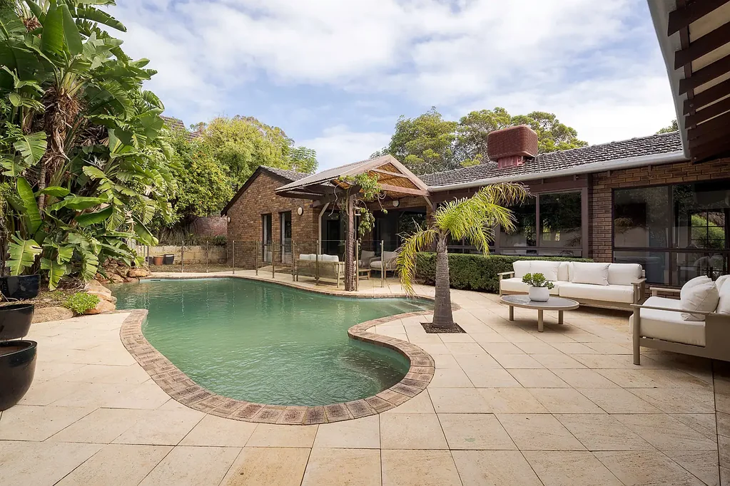 Dalkeith 4 Bedroom Elevated Family Living on Watkins
