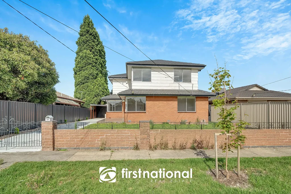 Dandenong North 7chambre Ideal Double Storey Home for Growing Families