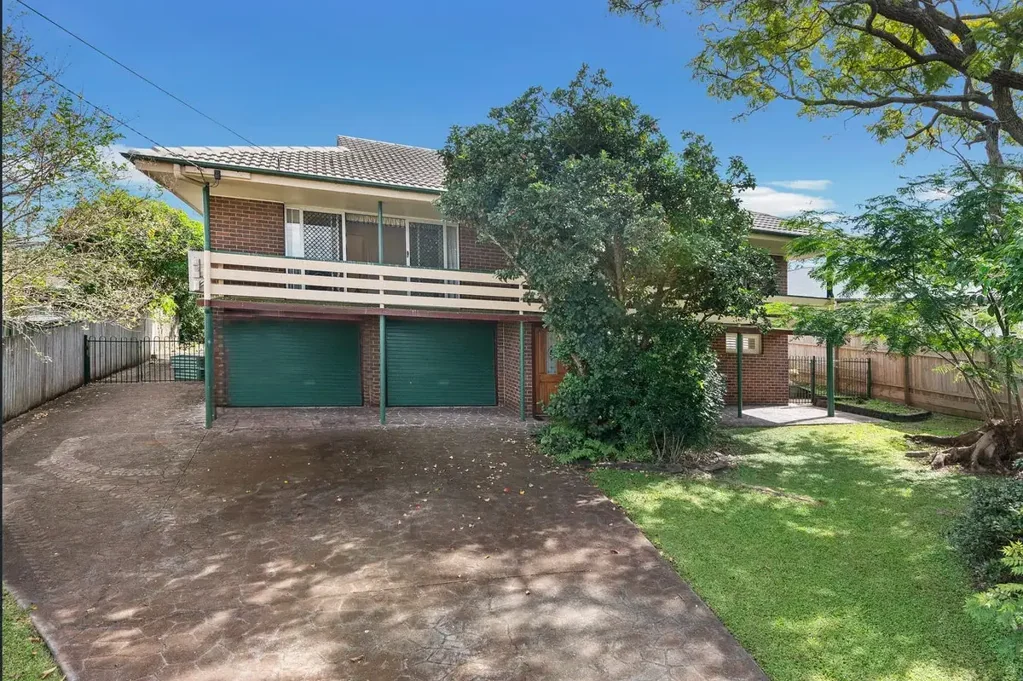 Spacious Family Home on a Generous Block in Prime Location!