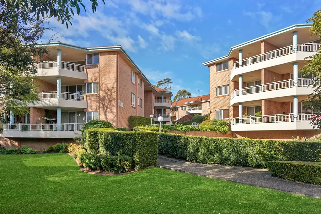 Bright & Airey Top Floor Unit