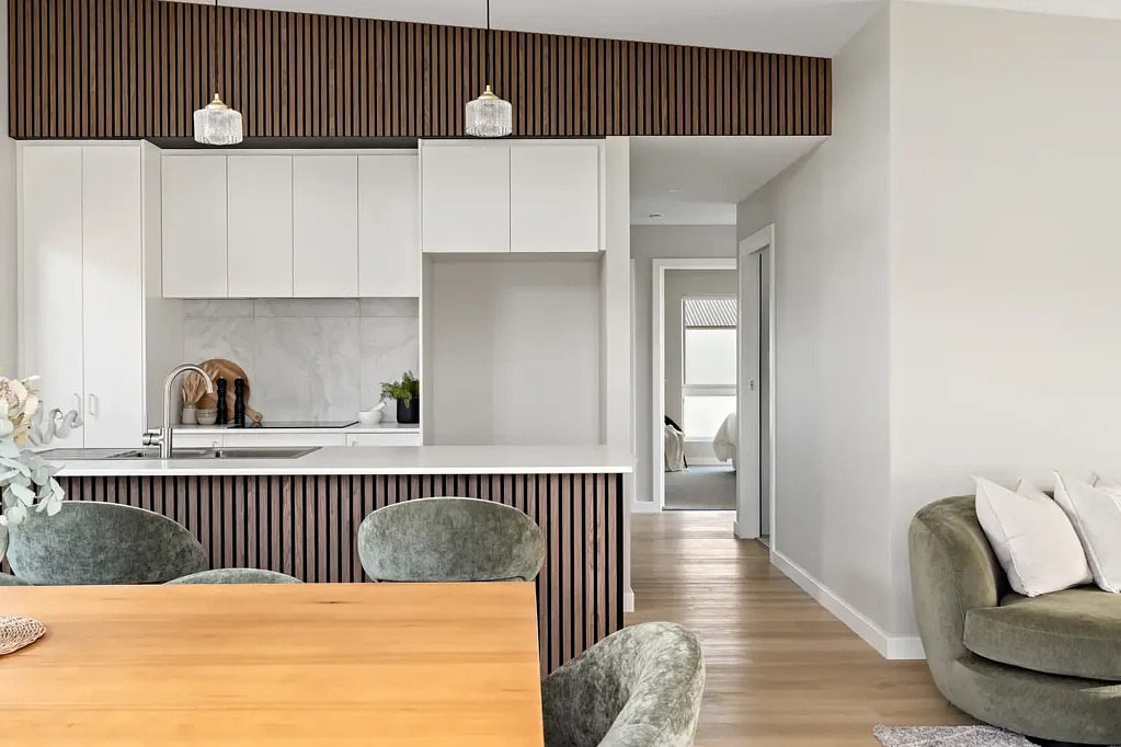 Newstead 2房  Brand new home, secure gated entry, quality finishes, easy walk to Scotch Oakburn and CBD