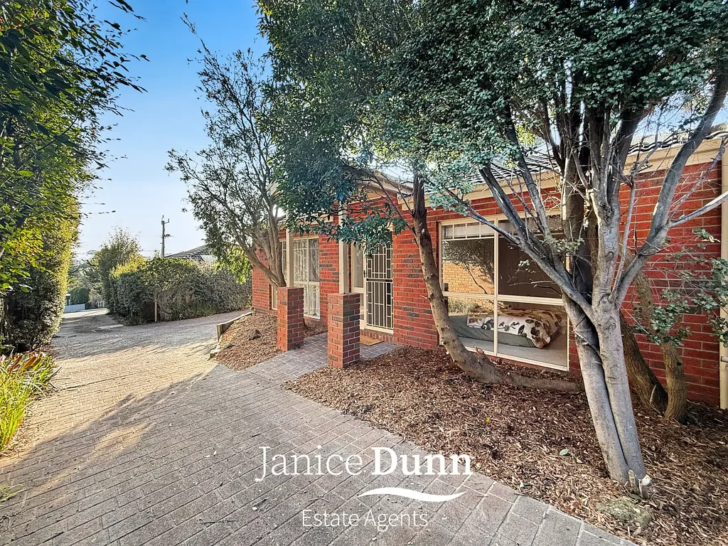 Frankston South 2chambre Check out the garage!