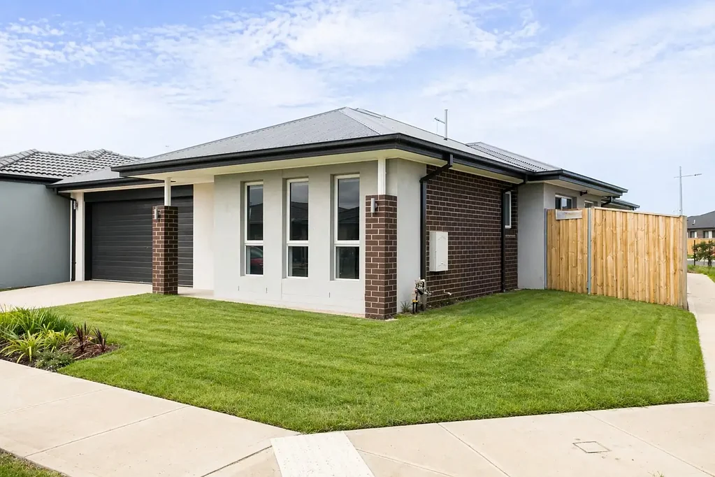 Wyndham Vale 4침실 Relaxed Living with Space, Style and Everything Close By!