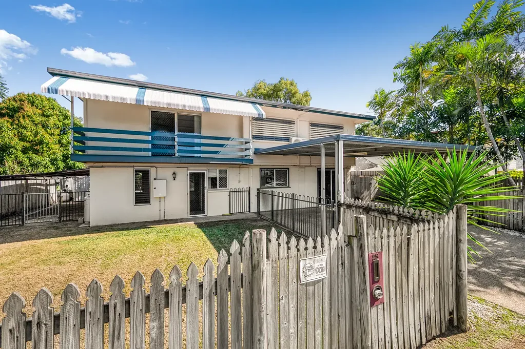 Large Family Home - Perfect for Dual Living