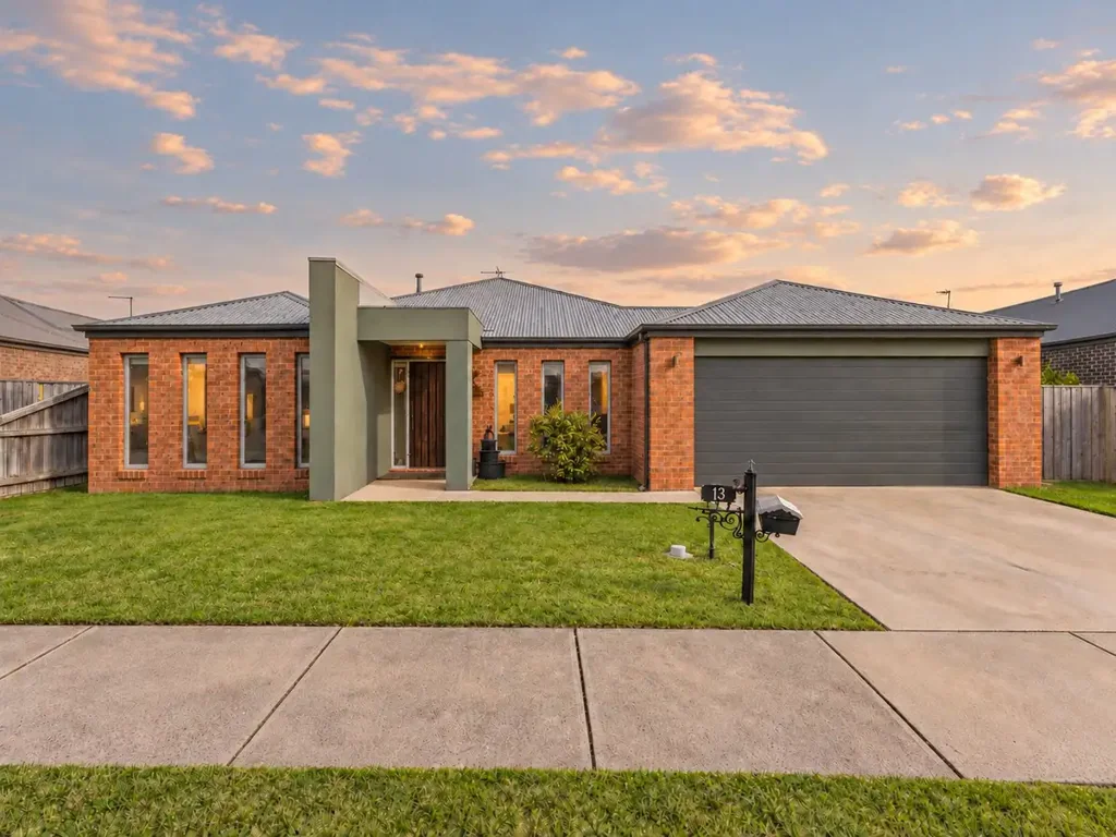 Traralgon 4कमरा Neutral Tones, Natural Light & Effortless Family Living