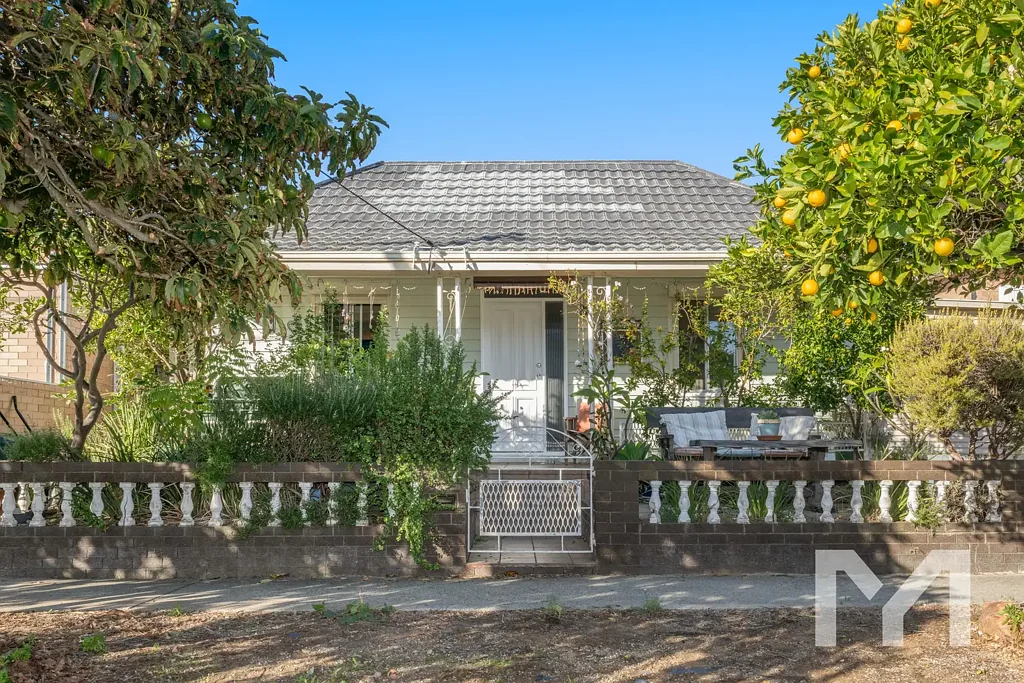 2 York Street, Beaconsfield, WA 6162