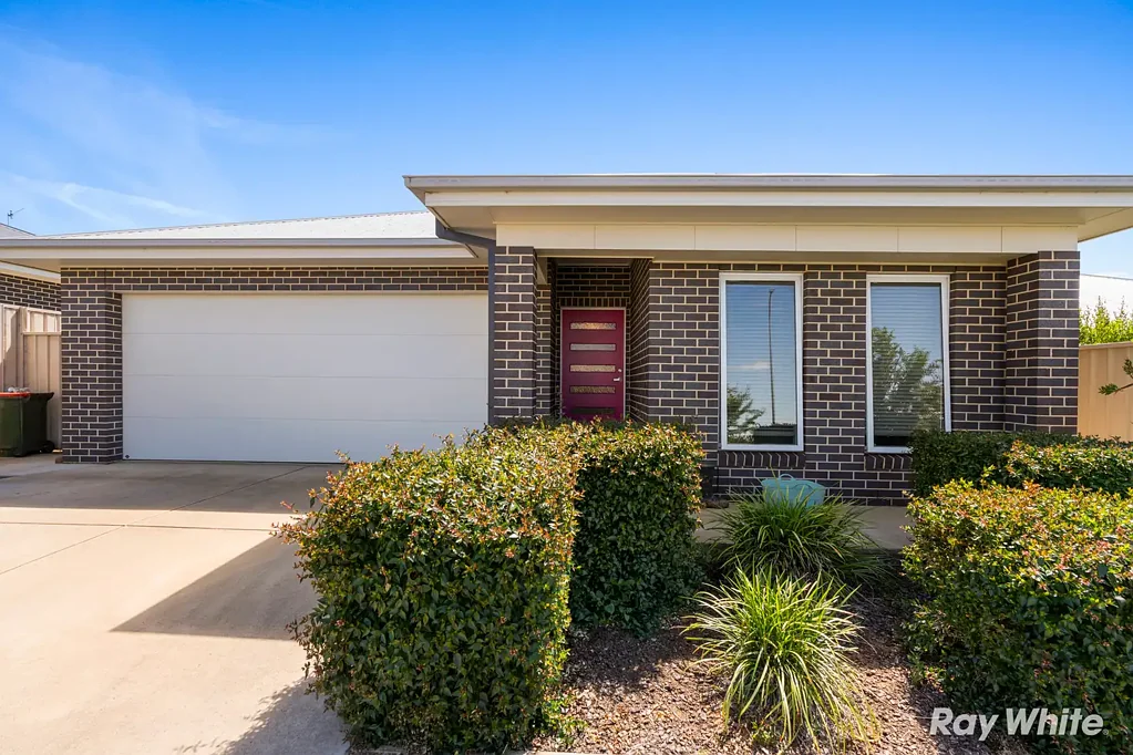 2/2 Mugga Street, Gobbagombalin, NSW 2650