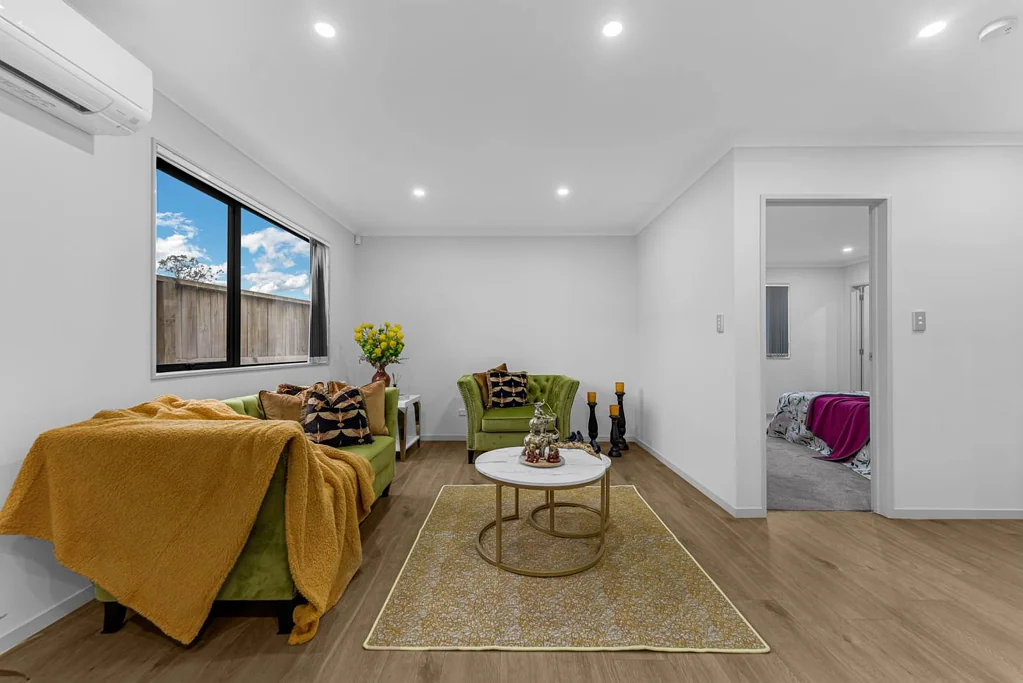 Mangere East 5ਬੈੱਡਰੂਮ Exciting Opportunity in Mangere East Awaits You!