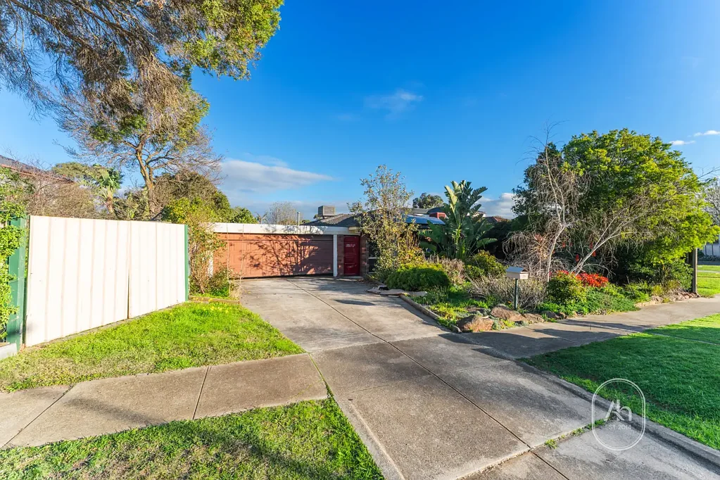 Partly Furnished 3-Bedroom Family Home with Double Garage in Melton West