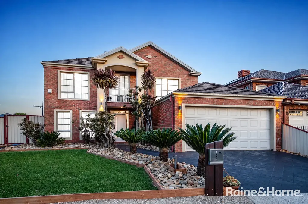 Spacious 4 Bedroom Plus Study Family Home!