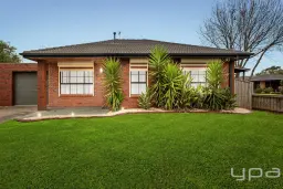 2/10 Flemington Crescent, Werribee