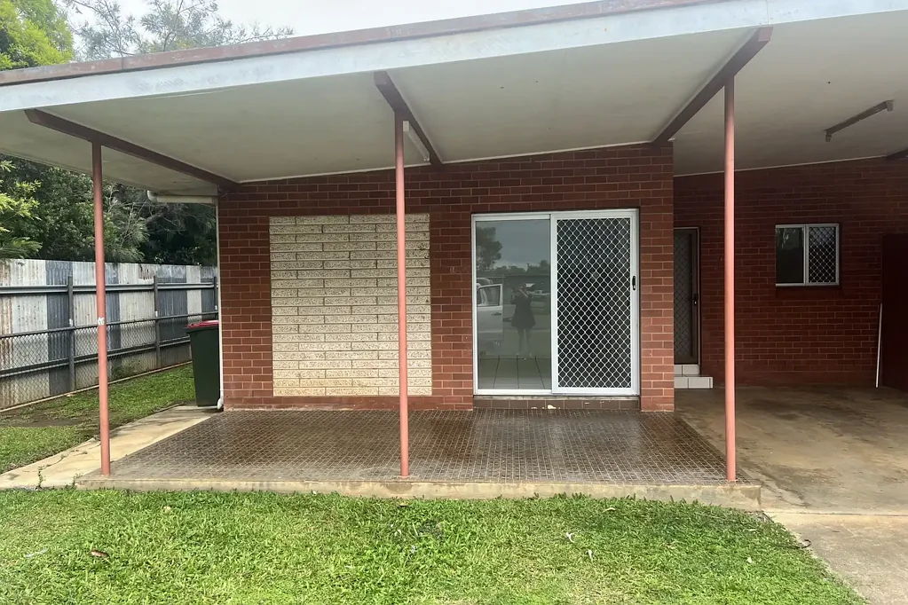 Bright & Convenient 2-Bedroom Brick Unit!