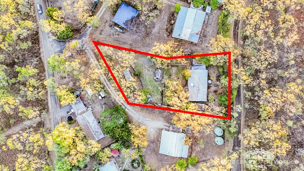 Mount Carbine 3Kwarto Renovation Opportunity on 1,691m² in Brooklyn Village