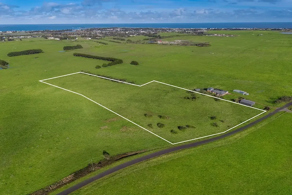 Port Fairy Expansive Rural Escape Meets Seaside Living