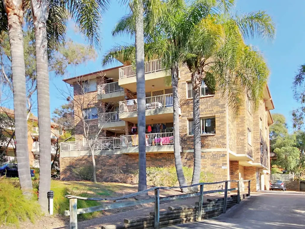 2 Bedroom Apartment Boasting Location and Convenience