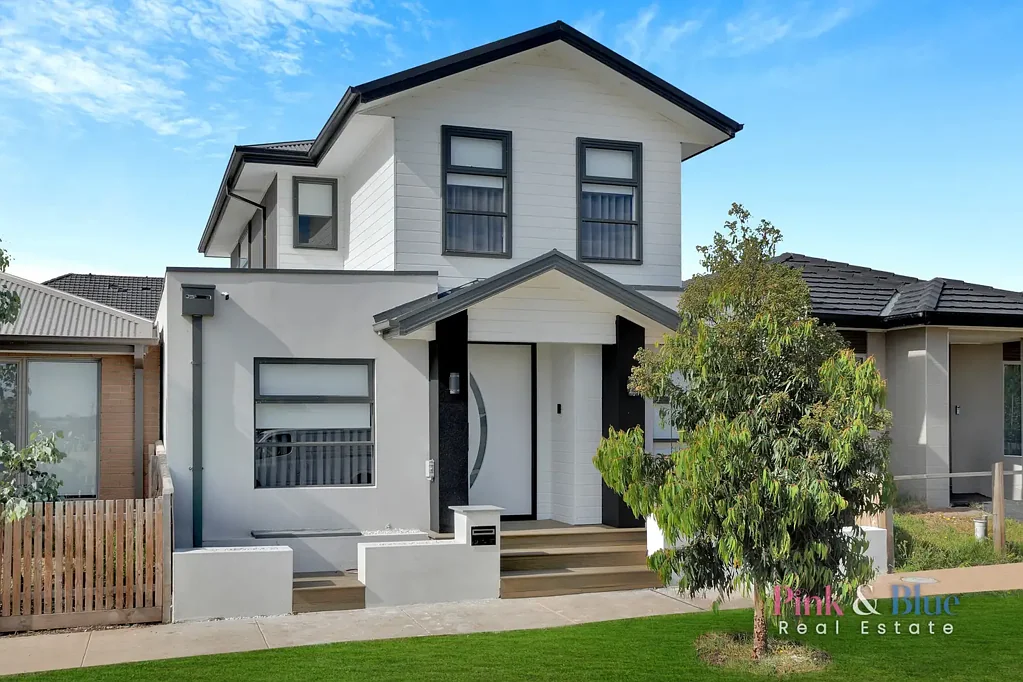 36 Viola Drive, Rockbank, VIC 3335