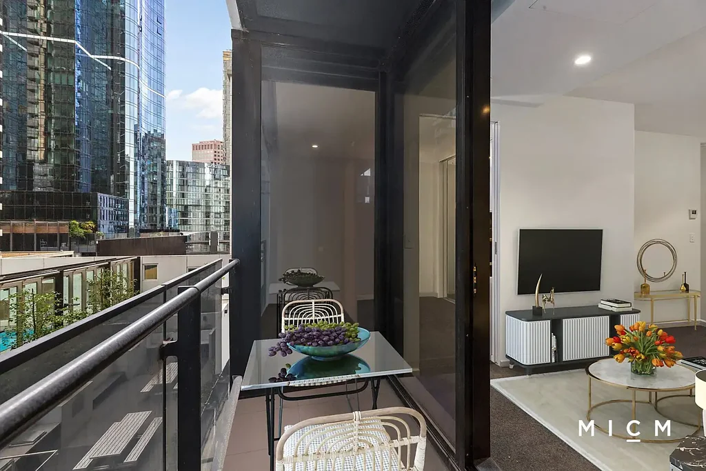 Southbank 2 Bedroom Stunning Showpiece of Southbank Style in Northern Light