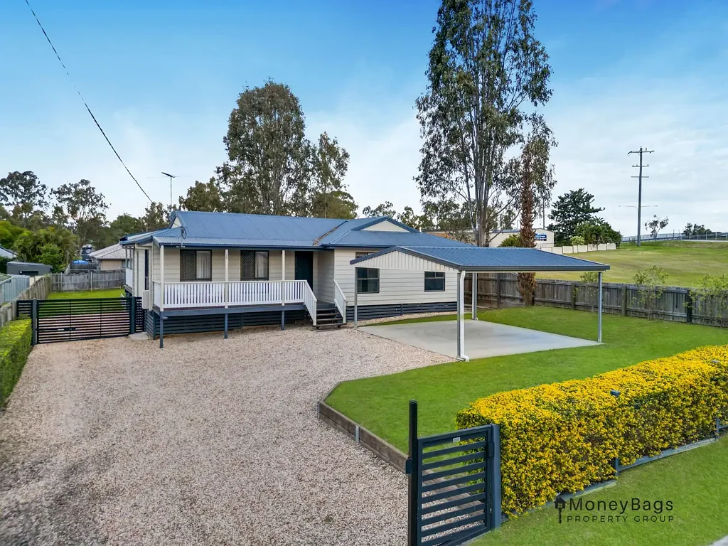Jimboomba 4Moenga Modern Family Living on a Fully Fenced 1,012m² in the Heart of Jimboomba