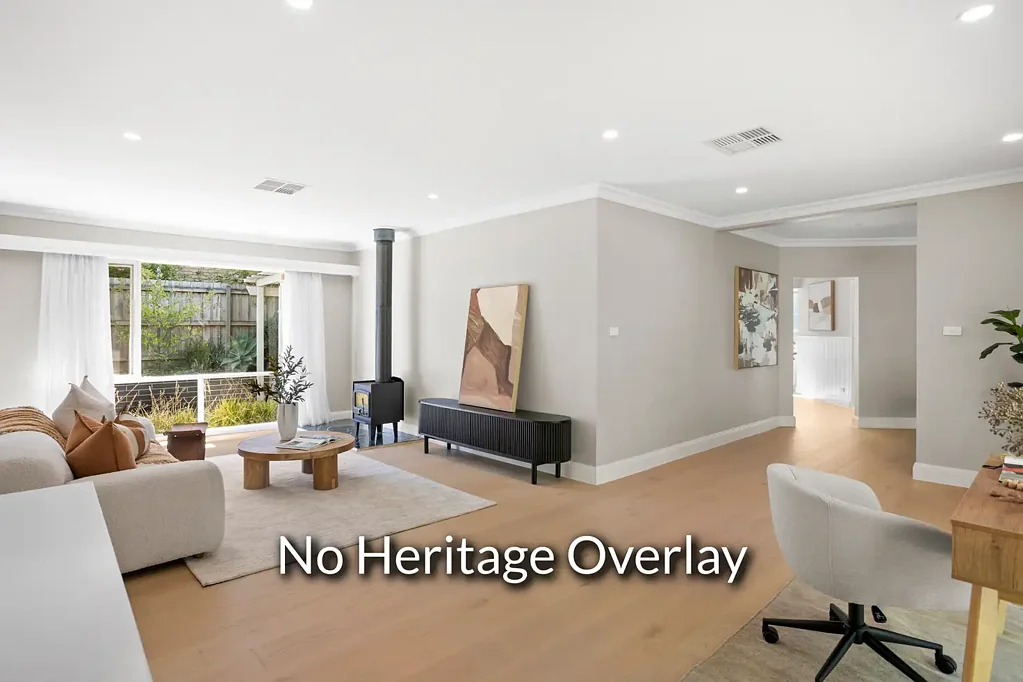 Balwyn North 5房 转角地块1246㎡ 学区房 Balwyn High 宽敞室内 现代风格 管道冷暖空调 现代泳池SPA 池边工作室 四车位车库 步行公园球场 Mid-Century Modern Grandeur on a Commanding 1,246sqm (approx) Corner Allotment