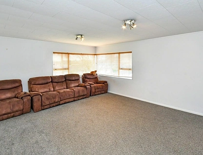 15 Lowburn Place, Clover Park, Manukau City, 3 ਕਮਰੇ, 2 ਬਾਥਰੂਮ, House