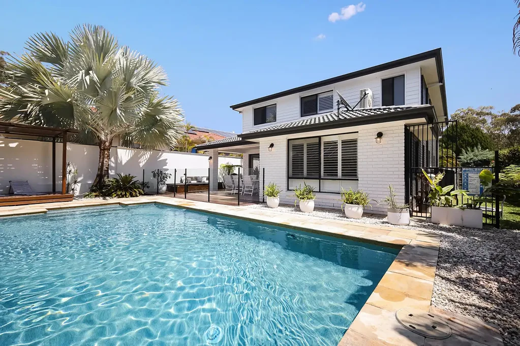 Robina 4ਬੈੱਡਰੂਮ Warm and Welcoming Spacious Family Home