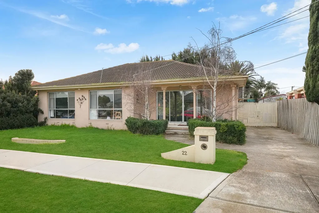 Wyndham Vale 3Moenga A Classic Gem on a Spacious 551sqm Allotment, Walking to Iramoo School!