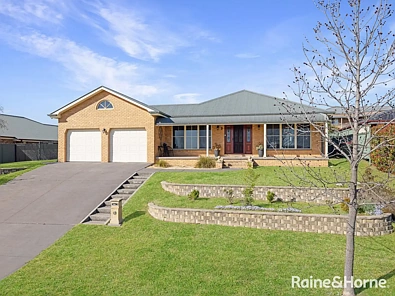 Kelso 4બેડરૂમ GENEROUS FAMILY LIVING WITH VIEWS ACROSS BATHURST