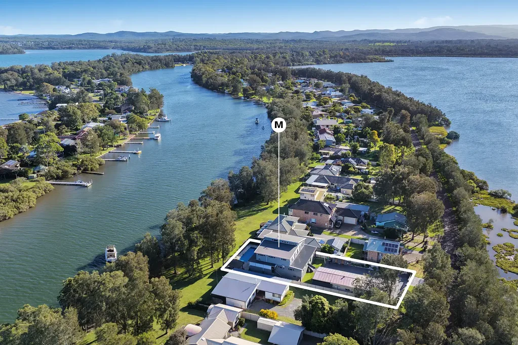 Dora Creek 6ห้องนอน Iconic Lake Macquarie waterfront estate