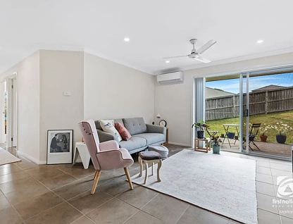 6 & 6A Orchard Close, Gillieston Heights, Hunter, 5 rūma, 3 rūma horoi, Apartment