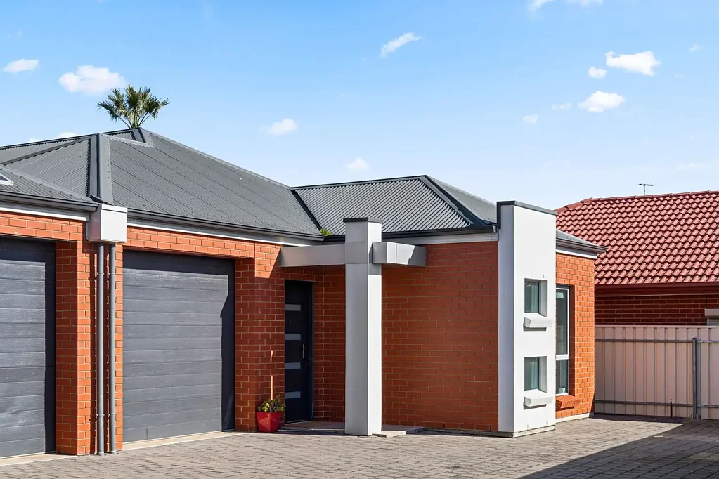 Seaton 3 Slaapkamer Contemporary Courtyard Living with Space to Entertain.