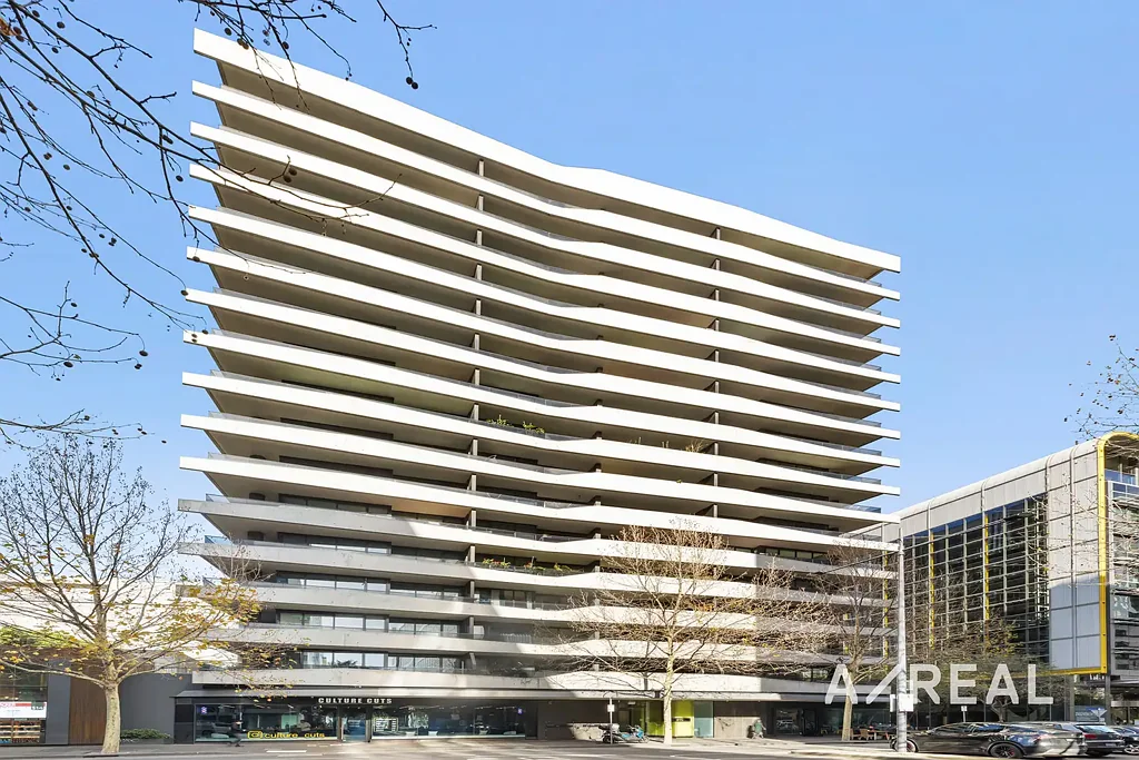 Furnished 3-Bedroom Apartment in the Heart of Docklands
