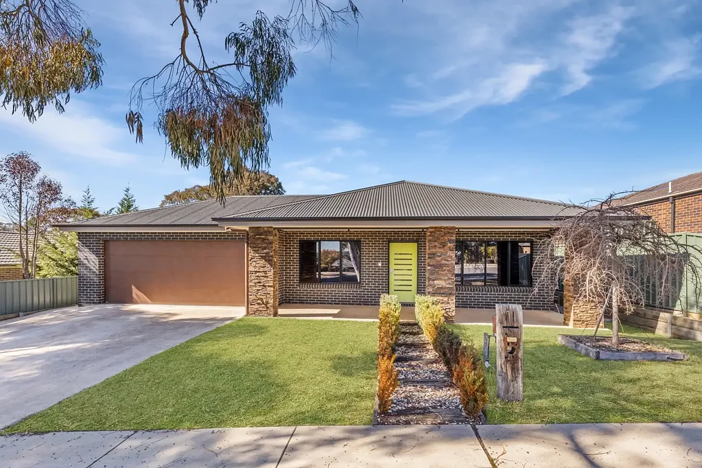 11 Sundew Drive, Kangaroo Flat, VIC 3555