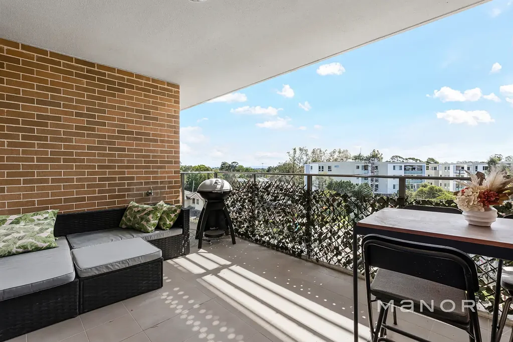 Baulkham Hills 1બેડરૂમ Modern Comfort with Mountain Views