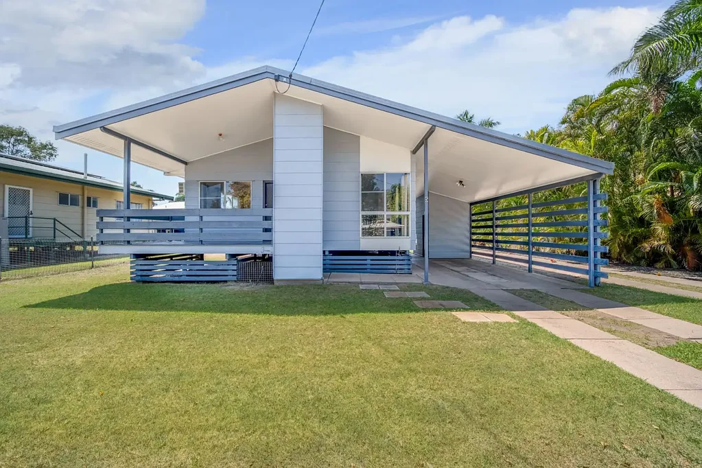 3 BEDROOM HOME WITH SHED!