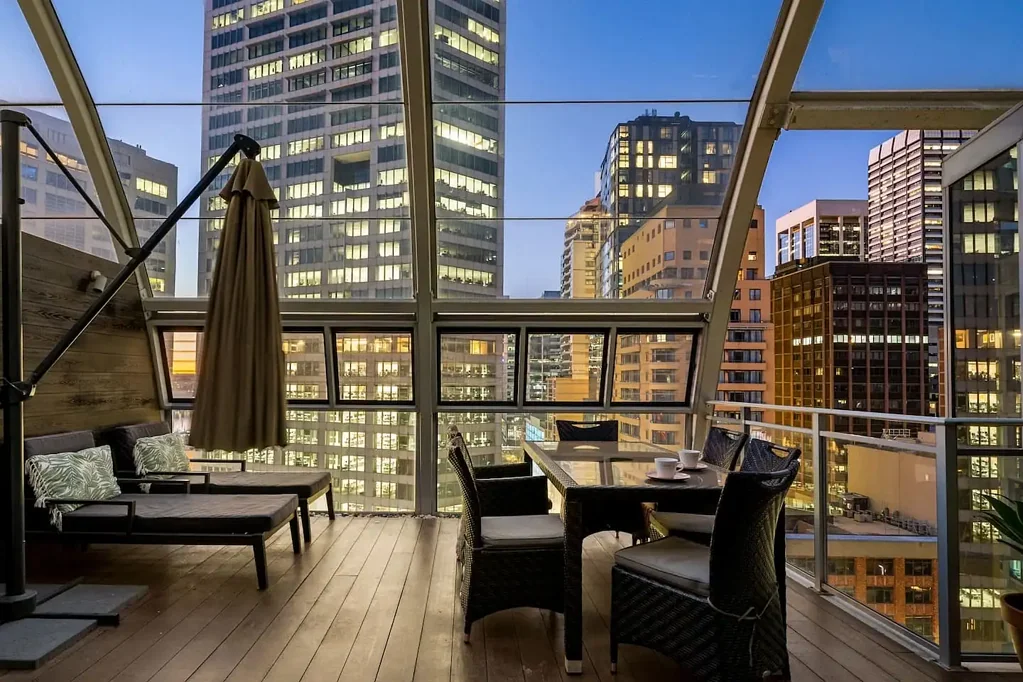 Sydney 3ห้องนอน City Views Meet CBD Convenience
