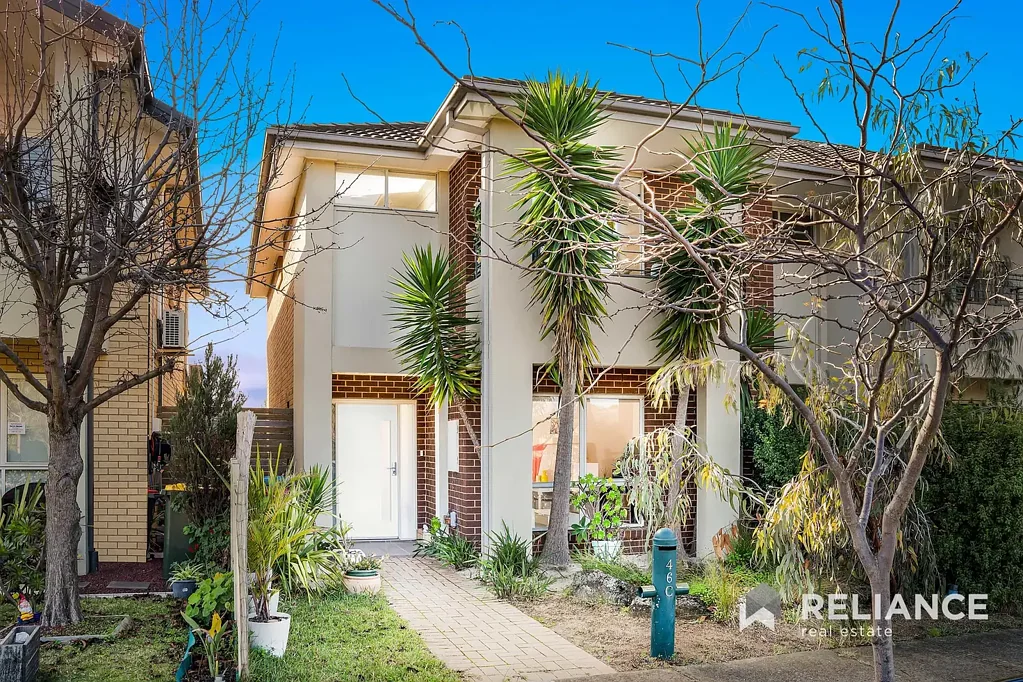 Point Cook 3બેડરૂમ Prestigious Alamanda School Zone Living – Stylish Townhouse with Modern Comforts