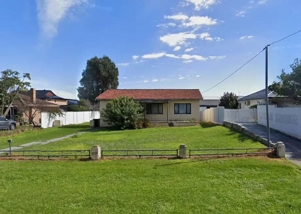 Rockingham 3房  Premium Coastal Block with Huge Potential.