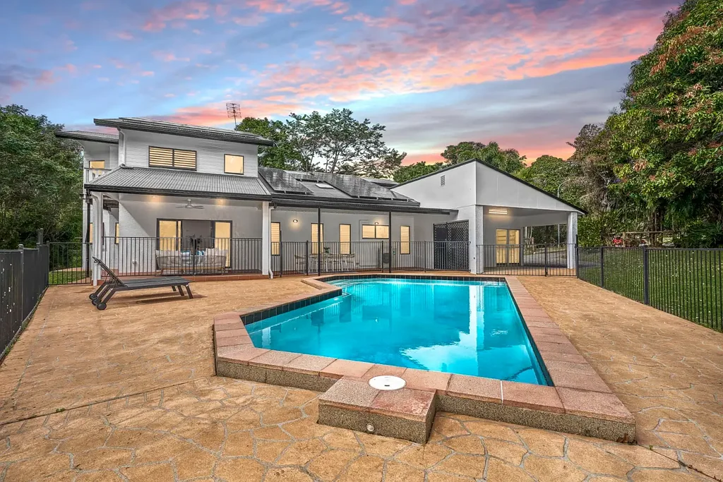 9-11 Cashmere Court, Redlynch, QLD 4870