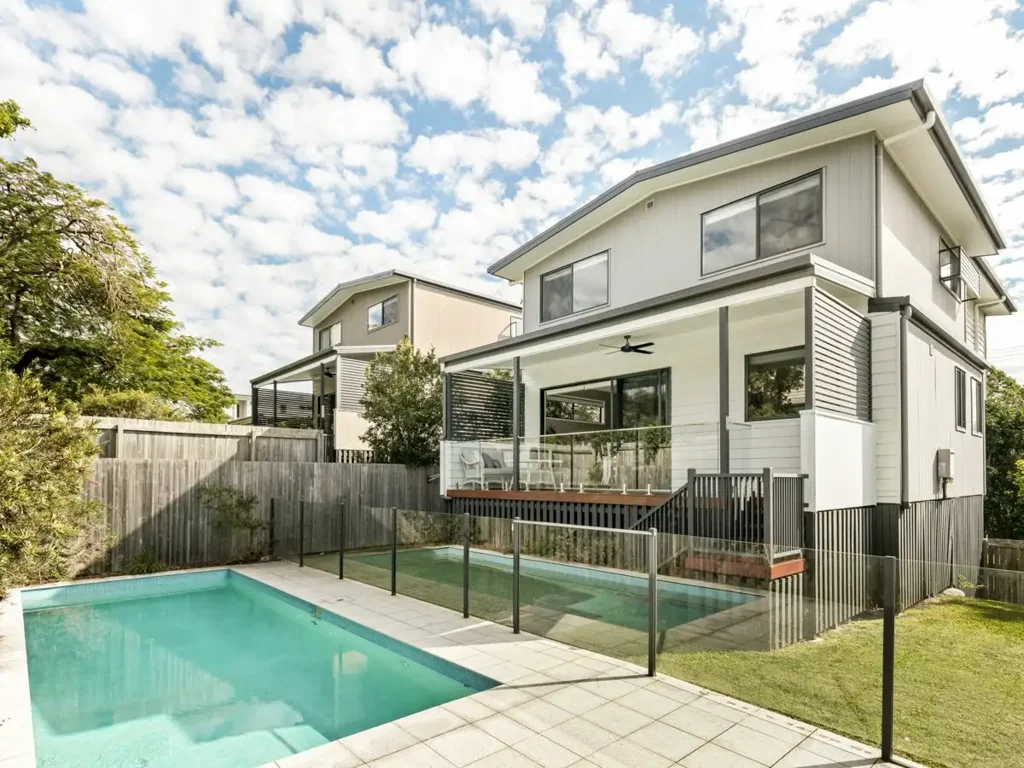 Graceville 5 Bedroom Elevated Family Living