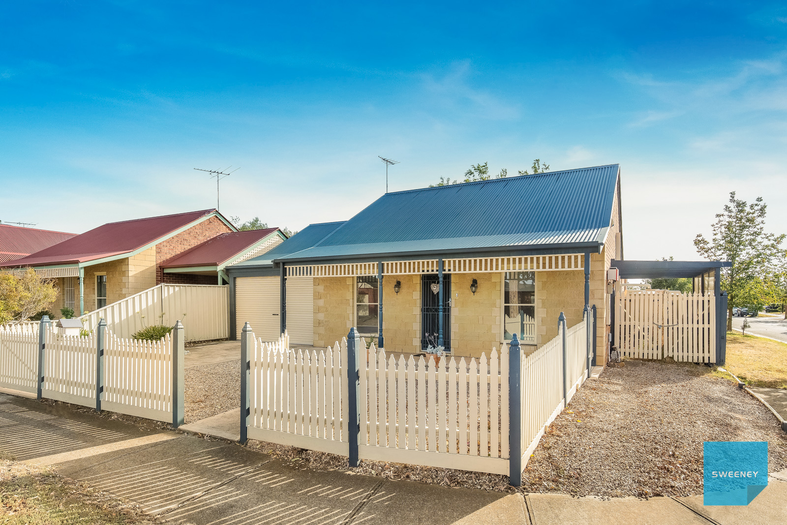 27 NARACOORTE DR, CAROLINE SPRINGS VIC 3023, 0房, 0浴, House