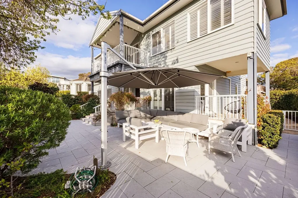 Fully Furnished Beachside Living in the Heart of Mornington