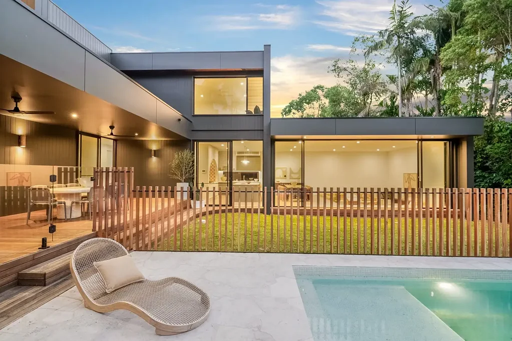 Byron Bay 5ਬੈੱਡਰੂਮ Contemporary Coastal Luxury with Magnesium Pool & Private Guest Suite
