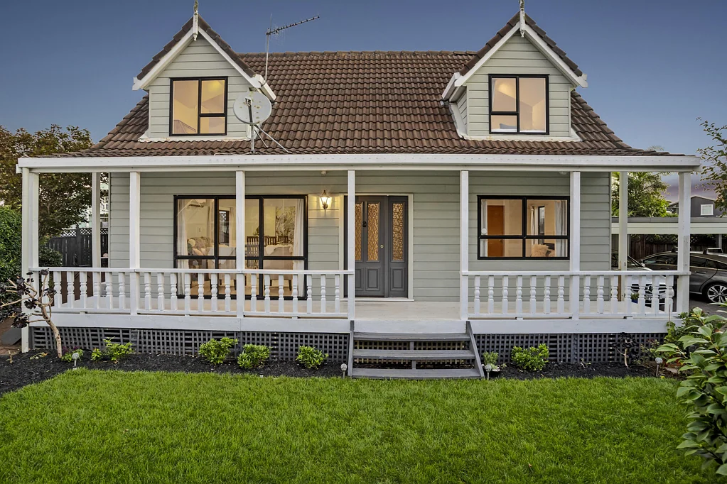 Unbeatable Location - Spacious Home