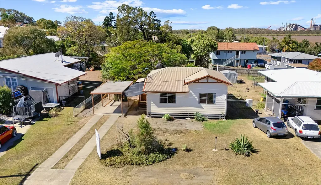 Barney Point 3房  Renovator’s Opportunity Packed with Potential in Barney Point