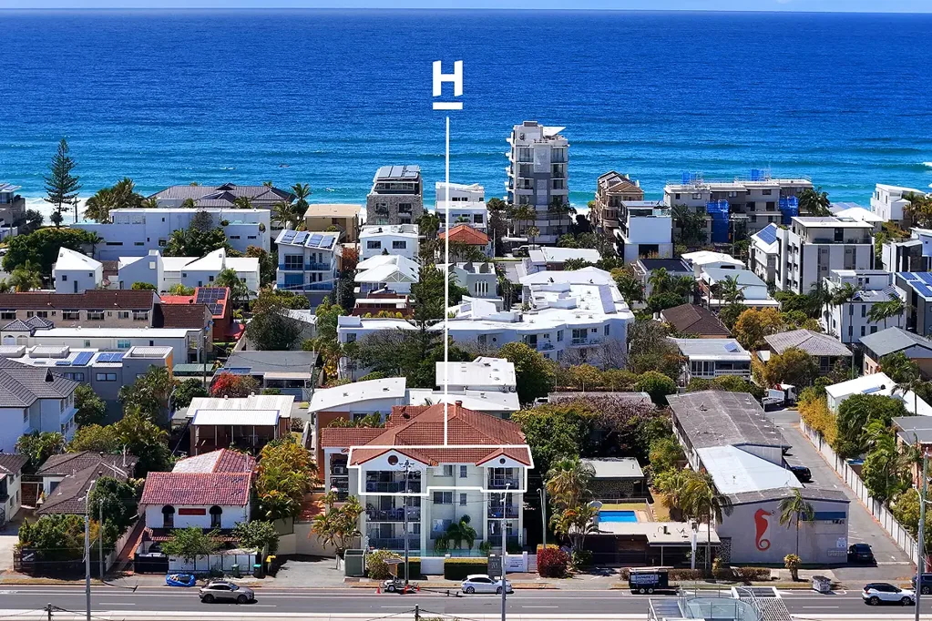 Mermaid Beach 2Kwarto Beachside Mermaid Beach | Secure $850pw Rental | Top-Floor Apartment