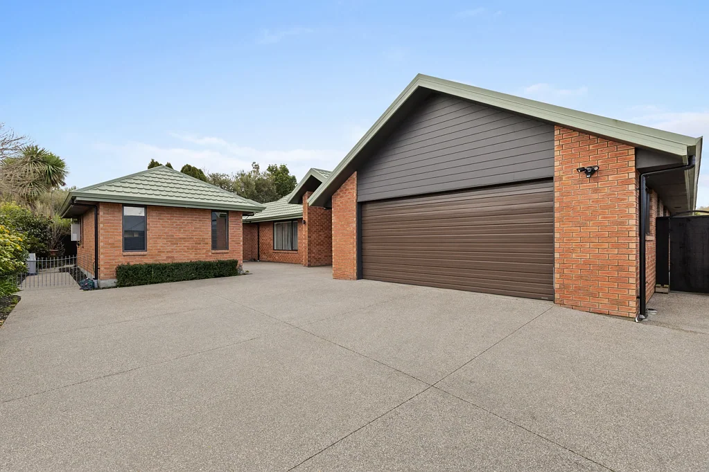 Lincoln 5ਬੈੱਡਰੂਮ MULTI-GENERATIONAL HOME. MUST SELL!