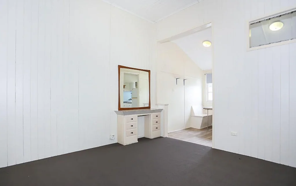 PRIVATE UNIT IN PRIME LOCATION