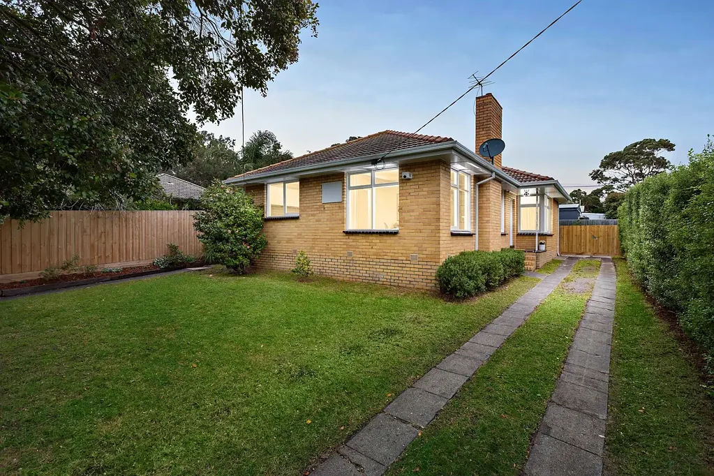 Frankston 3침실 The Brief: Family Home with Space, Convenience & Future Potential