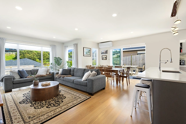 18 Kahu Close, Orewa, Rodney